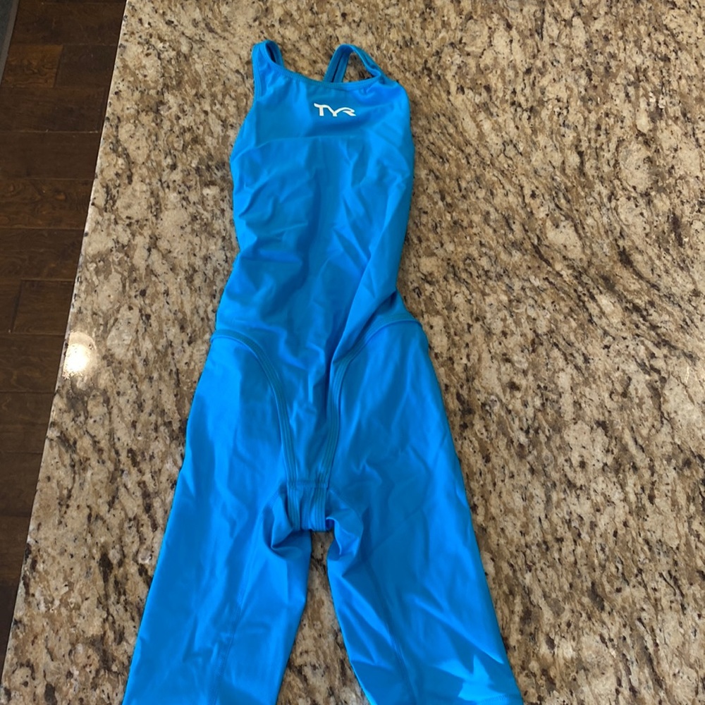 12 and under tech suit! Never worn size 26
